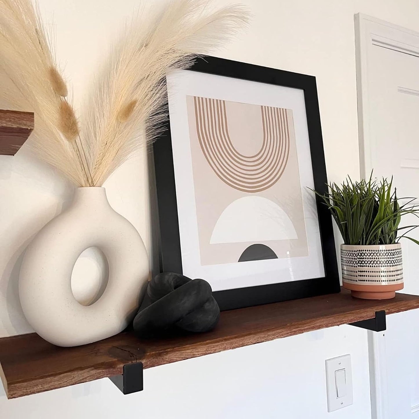 Black Resin Knot Sculpture – Modern Abstract Decorative Loop for Home, Office, or Shelf Décor