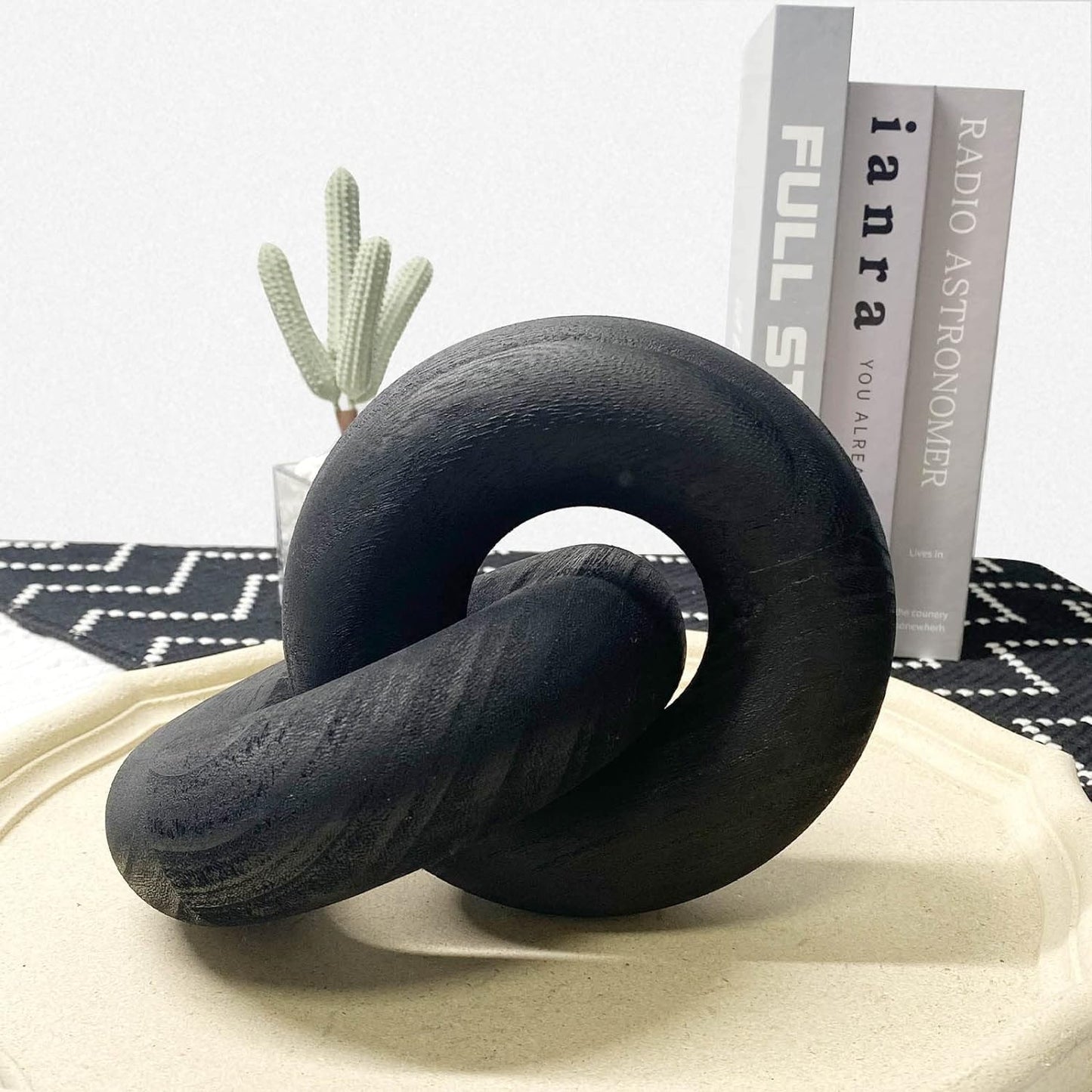 Black Resin Knot Sculpture – Modern Abstract Decorative Loop for Home, Office, or Shelf Décor